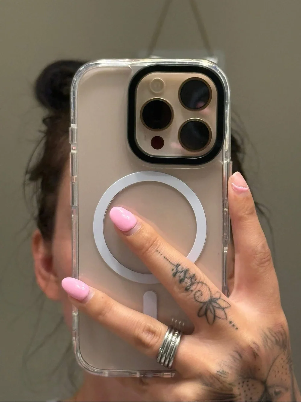 Luneli case
